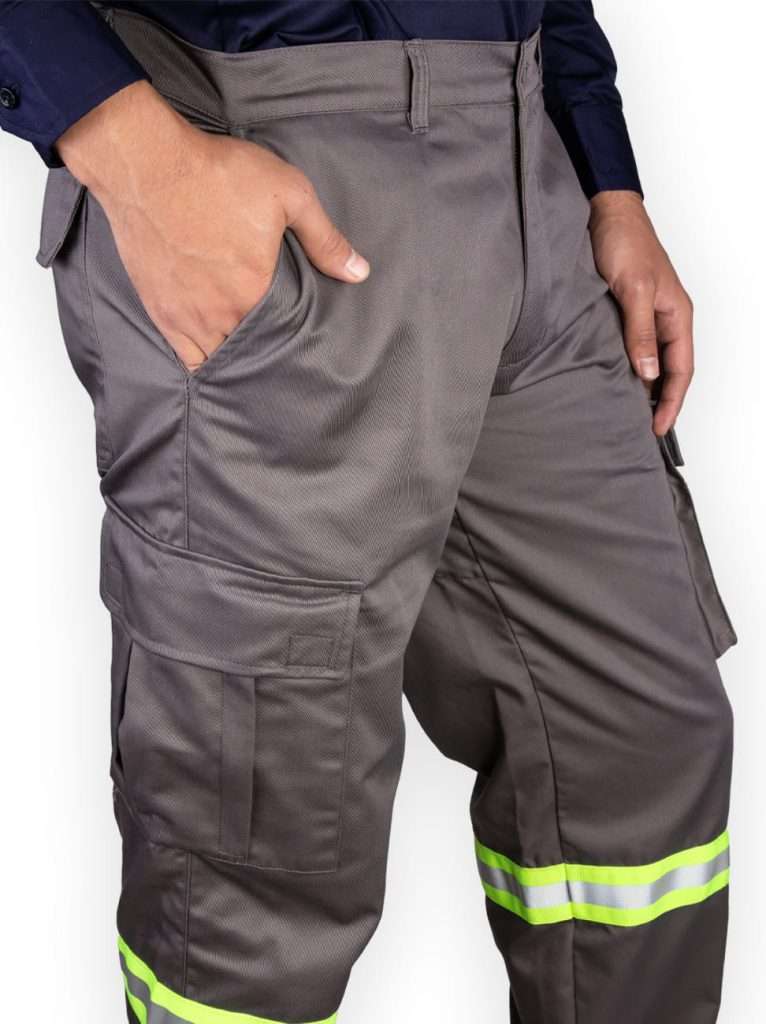 Pantalón gris tipo cargo con reflejante MDZ uniformes