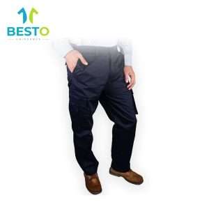 Pantalón azul marino tipo cargo